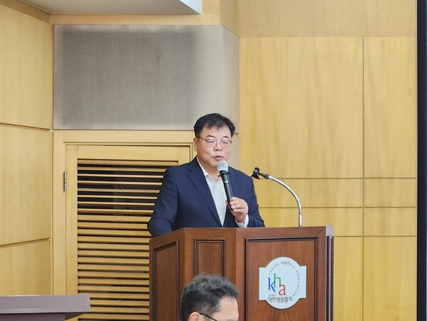 [사진: 포럼은 한국도시환경연구원 김덕기(법학박사,부동산학박사)이사장 사회로 진행되었다.@한국도시환경헤럴드]