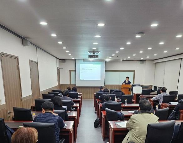 [사진: 건대 도시정비과정 수업 모습]